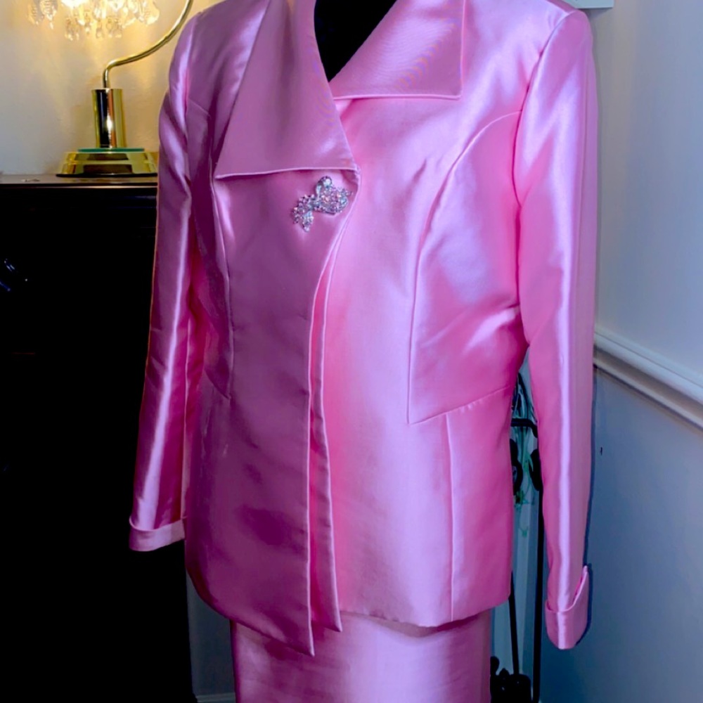 2 piece dress suit - Picture 2 of 4